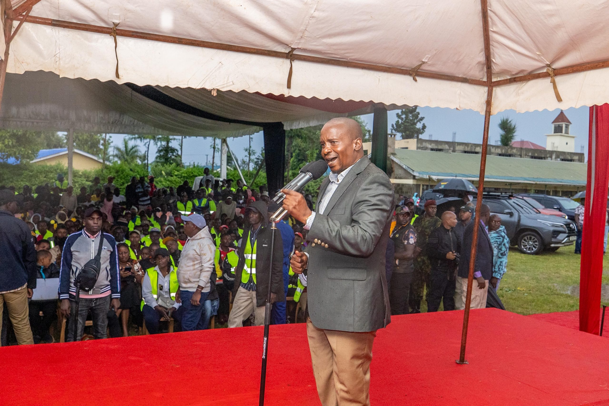 Deputy Kithure Kindiki addressing Kiambu constituents in Ndumberi